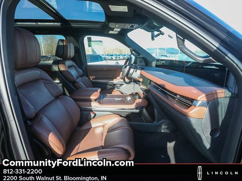 New 2025 Lincoln Navigator L Reserve image 18