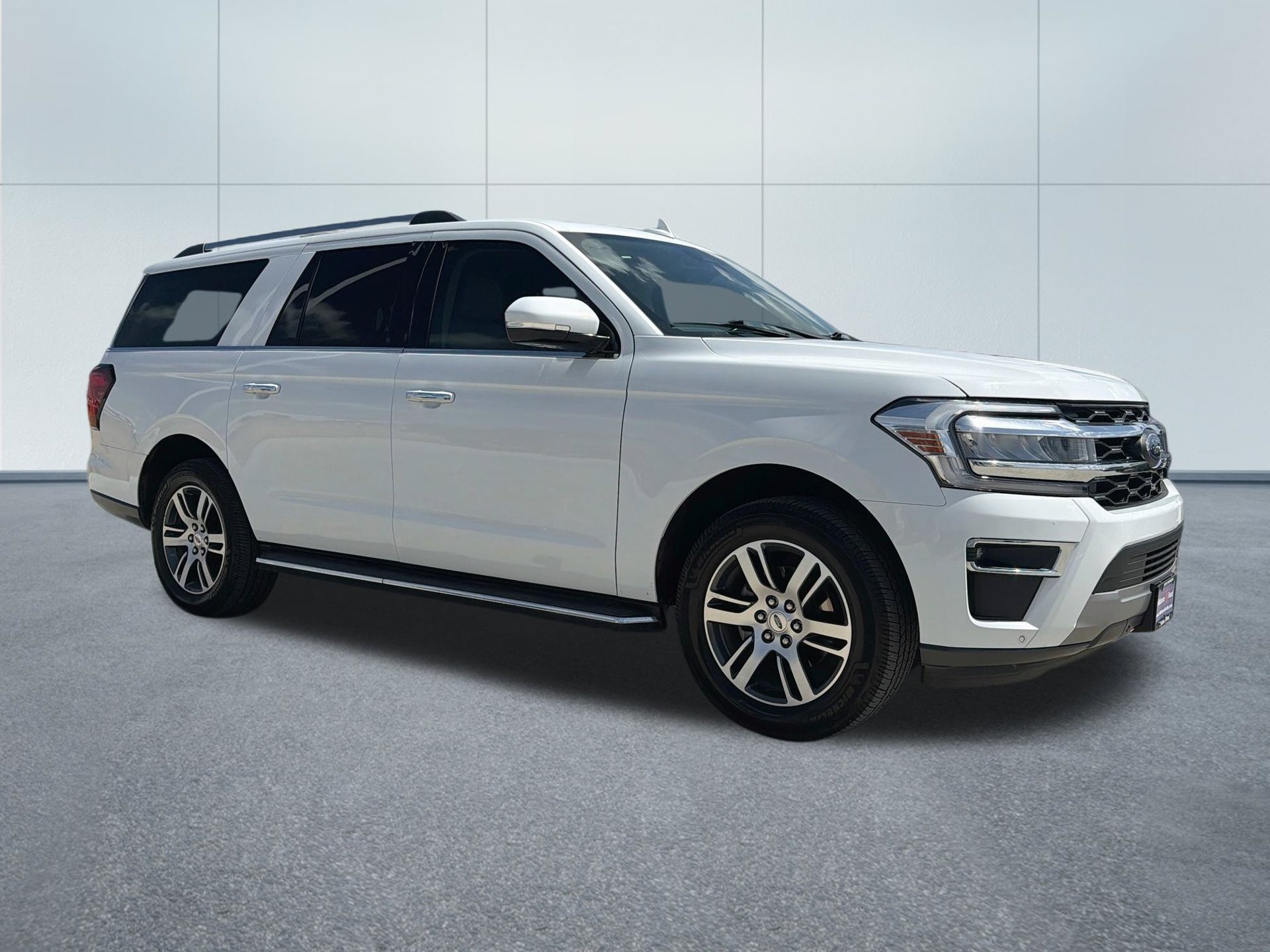 Used 2023 Ford Expedition Max Limited RWD image 3