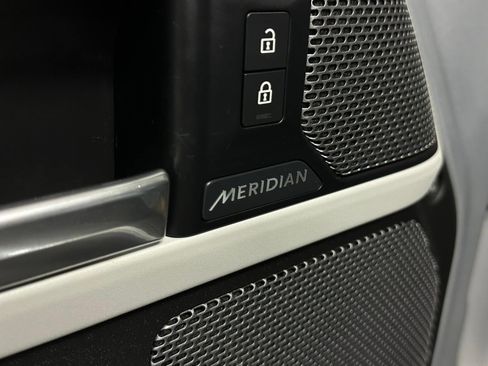 Used 2020 Land Rover Defender 110 First Edition image 13