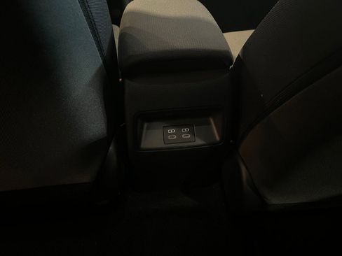 Used 2025 Toyota Corolla LE image 24