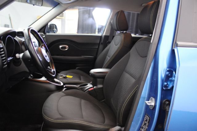 Used 2016 Kia Soul + w/ Designer's Package FWD image 10