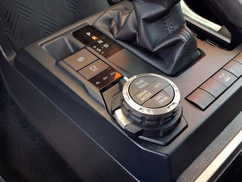 Certified 2025 Toyota Tacoma TRD Off-Road image 16