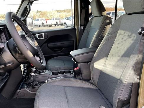 New 2026 Jeep Gladiator Sport image 9