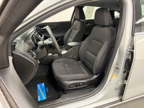Used 2021 Chevrolet Malibu LT FWD image 18