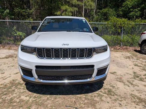 Used 2023 Jeep Grand Cherokee L Limited image 3