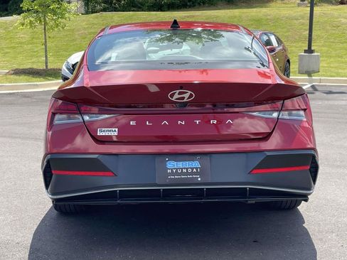 Certified 2025 Hyundai Elantra SEL FWD image 4