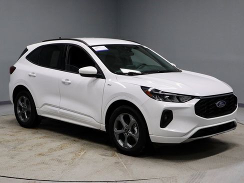 Certified 2023 Ford Escape ST-Line Select image 1