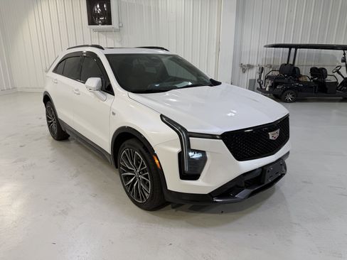 Used 2024 Cadillac XT4 Sport image 7