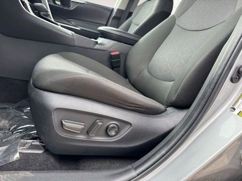 Certified 2025 Toyota RAV4 XLE AWD/4WD image 8