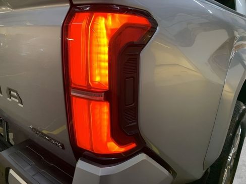New 2025 Toyota Tacoma Limited AWD/4WD image 29