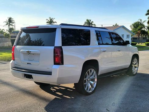 Used 2017 Chevrolet Suburban LT RWD image 15