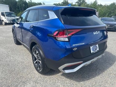 Used 2023 Kia Sportage EX AWD/4WD image 4