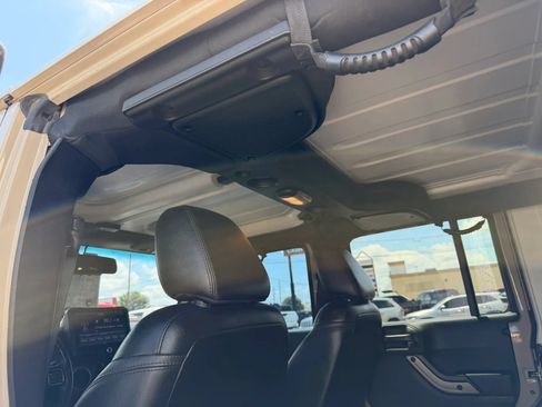 Used 2016 Jeep Wrangler Unlimited Sahara AWD/4WD image 8