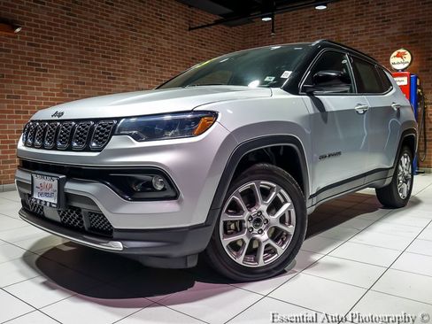 Used 2025 Jeep Compass Limited AWD/4WD image 2