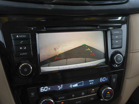 Used 2020 Nissan Rogue SV AWD/4WD image 22