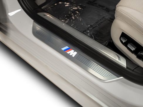 Used 2022 BMW 750i xDrive w/ M Sport Package image 66