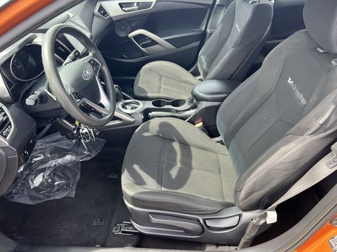 Used 2014 Hyundai Veloster FWD image 9