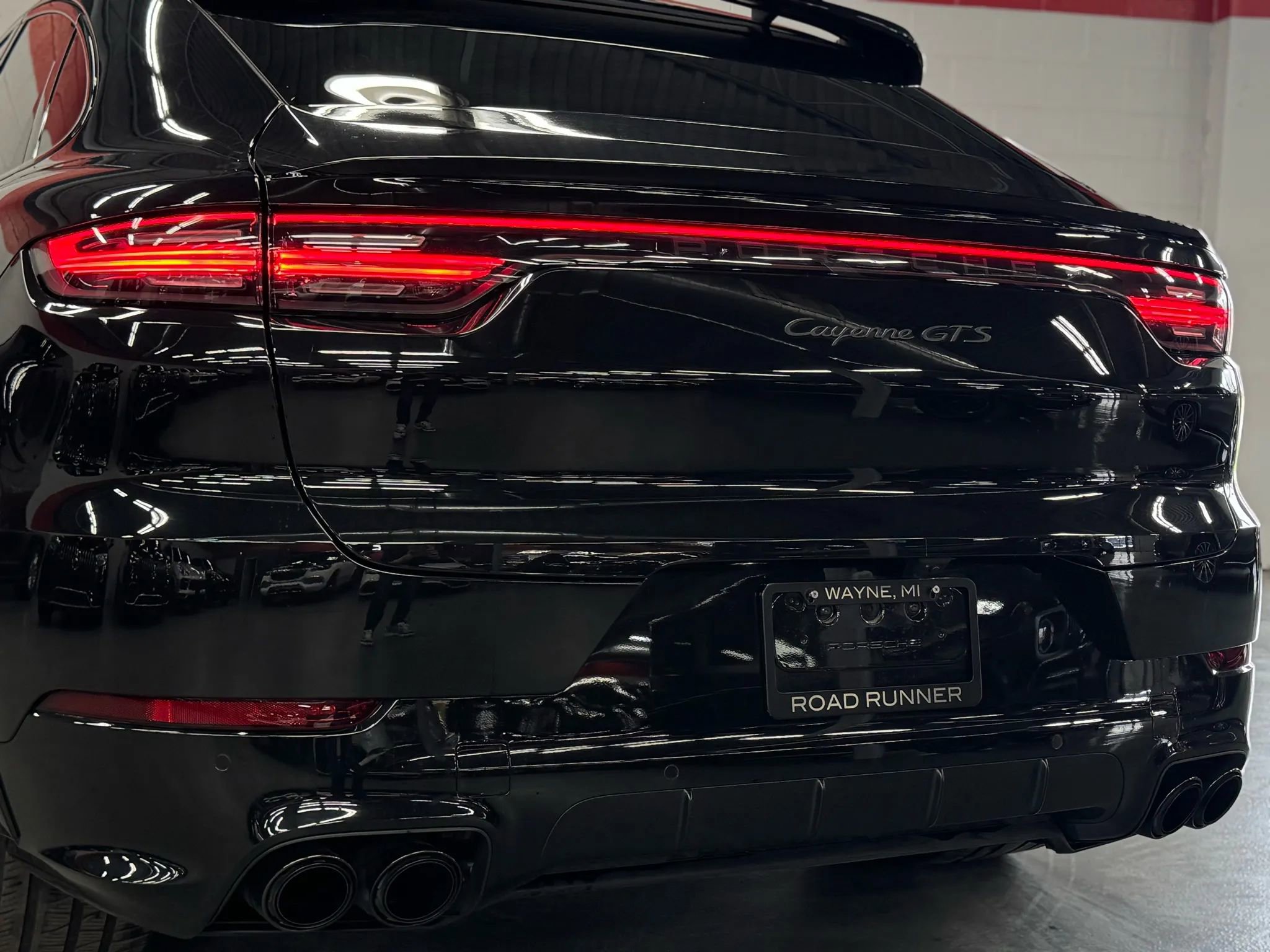 Used 2023 Porsche Cayenne GTS AWD/4WD image 7