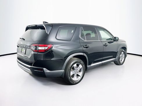 Used 2025 Honda Pilot EX-L image 9