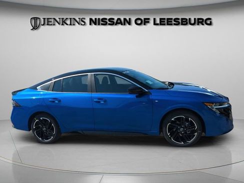New 2026 Nissan Sentra SR w/ Floor Mat Package FWD image 2