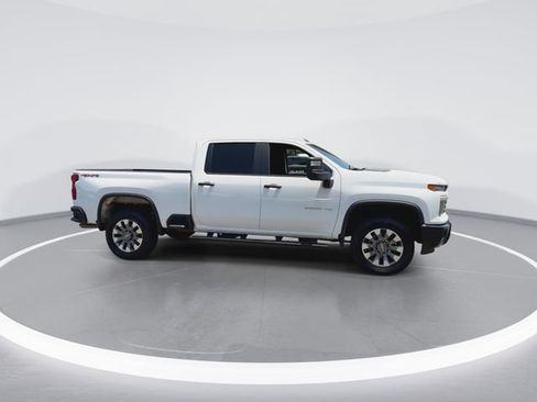 Used 2024 Chevrolet Silverado 2500 Custom w/ Custom Value Package AWD/4WD image 2