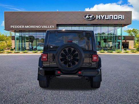 Used 2021 Jeep Wrangler Unlimited Sahara w/ Safety Group image 5