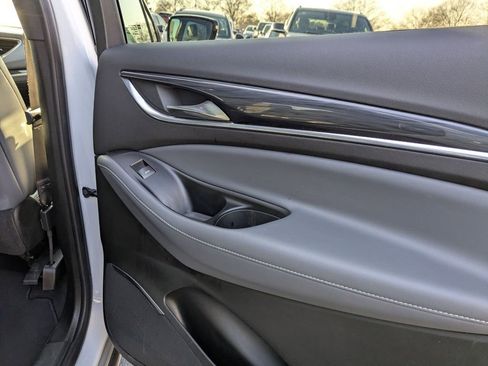 Used 2024 Buick Enclave Premium image 32