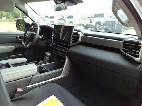 Used 2024 Toyota Tundra Limited w/ Power Package AWD/4WD image 8