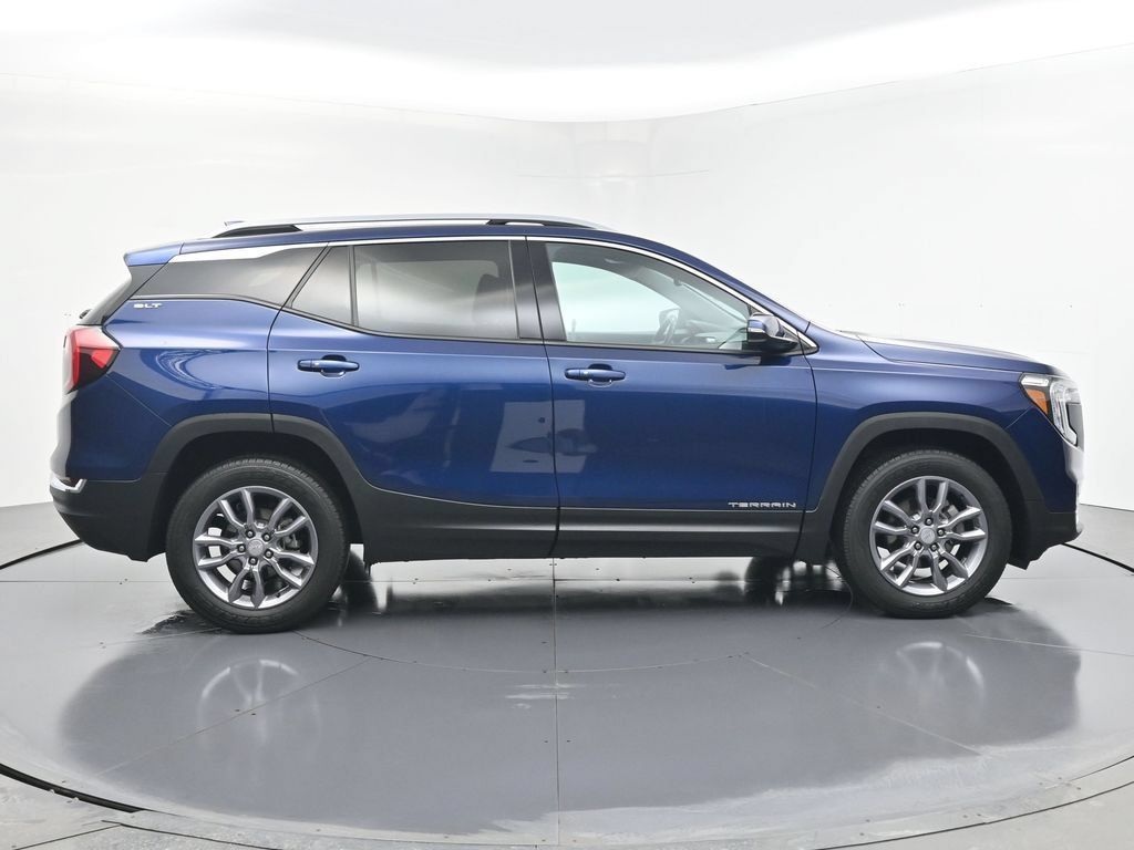 Used 2023 GMC Terrain SLT AWD/4WD image 8
