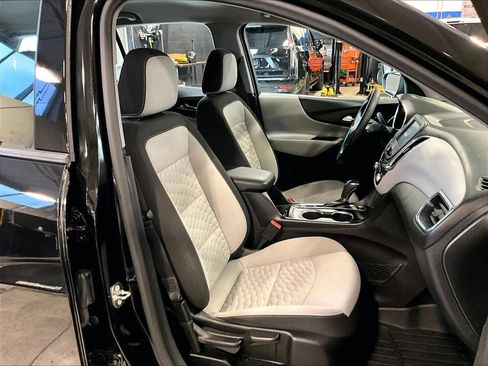 Used 2018 Chevrolet Equinox LS AWD/4WD image 11