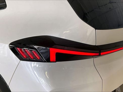 Certified 2024 BMW XM AWD/4WD image 25