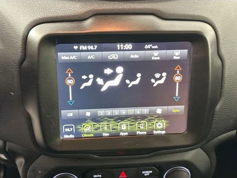 Used 2023 Jeep Renegade Latitude image 14