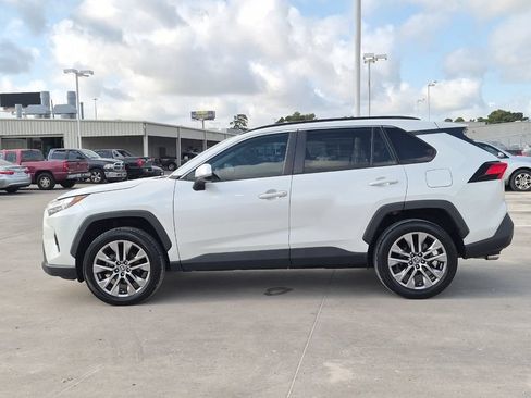 Used 2023 Toyota RAV4 XLE Premium FWD image 3