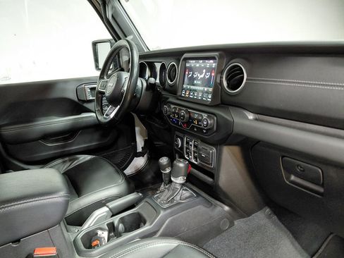 Certified 2022 Jeep Wrangler Unlimited Sahara 4xe w/ Cold Weather Group image 36