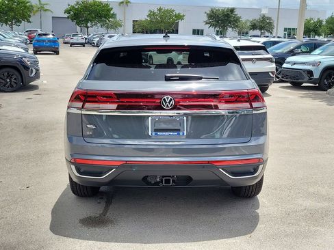 New 2026 Volkswagen Atlas Cross Sport SE FWD image 4