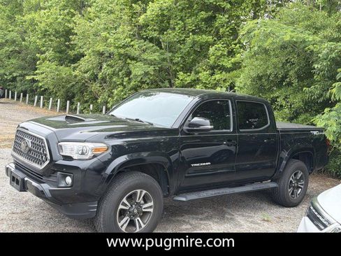 Used 2018 Toyota Tacoma TRD Sport RWD image 4