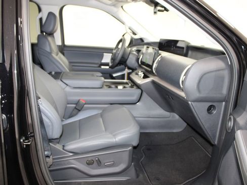 New 2026 Ford Expedition Active image 31