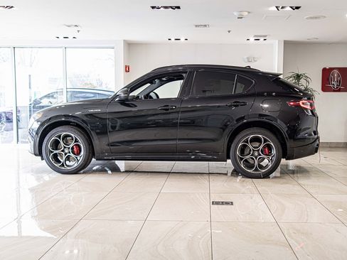 New 2025 Alfa Romeo Stelvio Sprint image 6