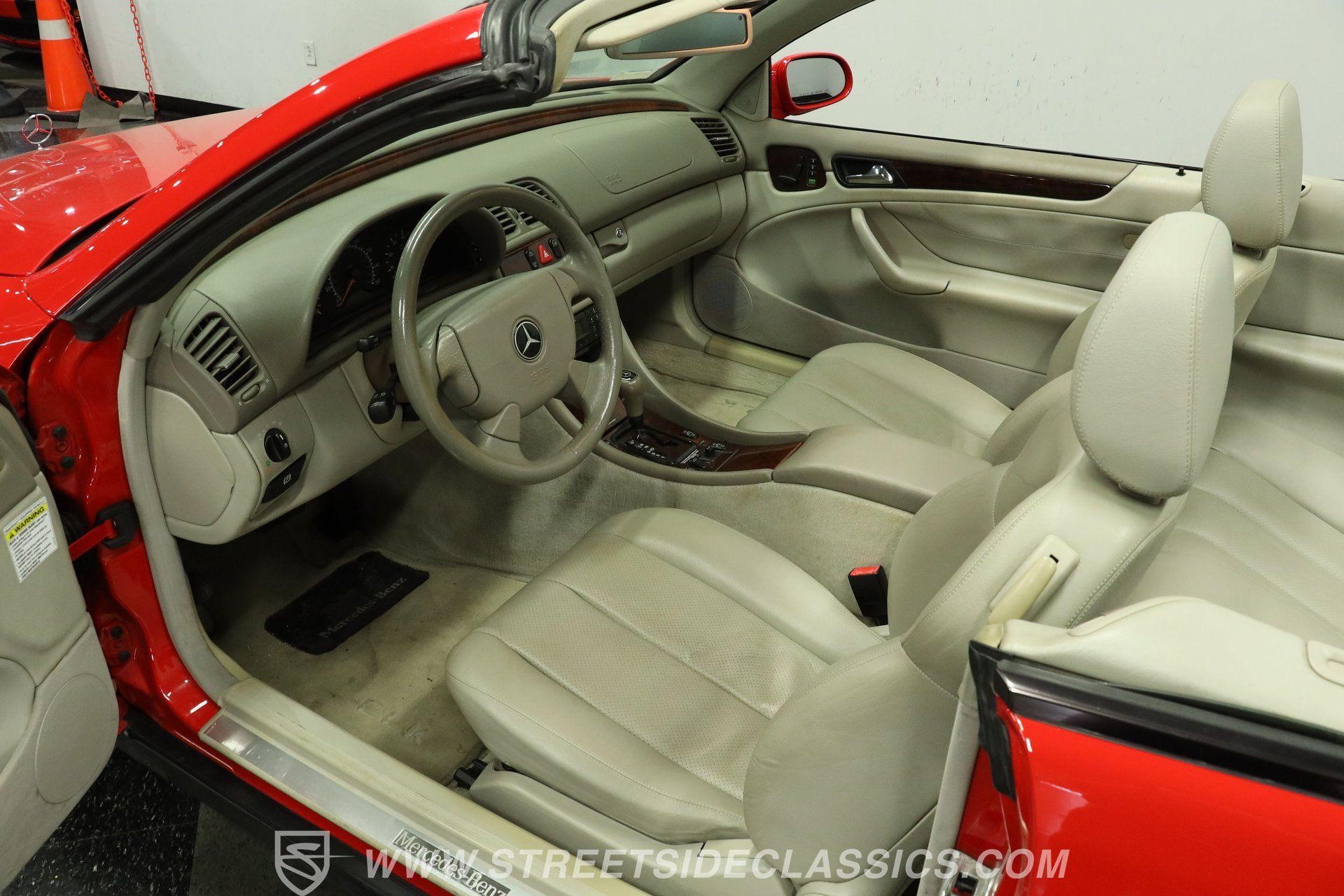 Used 1999 Mercedes-Benz CLK 320 Cabriolet image 4
