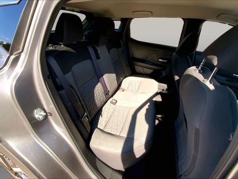 Used 2026 Nissan Kicks SV w/ Charging Package FWD image 18
