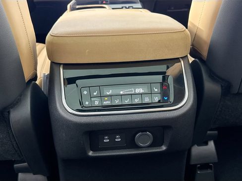 Used 2025 INFINITI QX80 Sensory AWD/4WD image 32