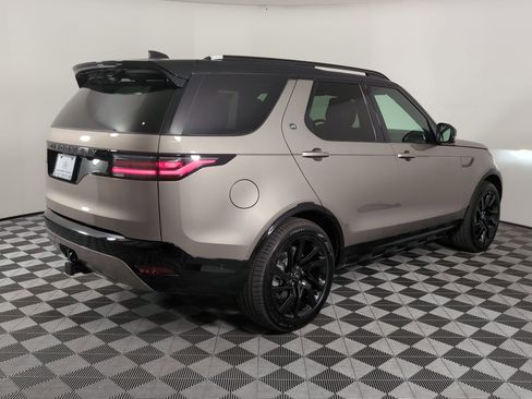 Used 2025 Land Rover Discovery Dynamic SE image 9