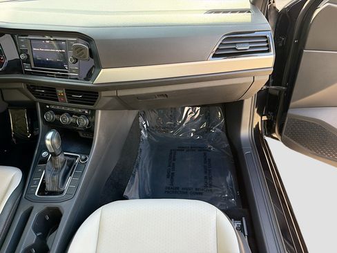 Used 2020 Volkswagen Jetta R-Line FWD image 16