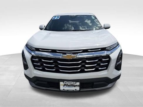 Used 2025 Chevrolet Equinox LT FWD image 2