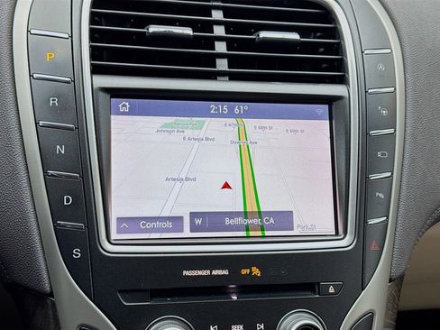 Used 2019 Lincoln Nautilus Reserve AWD/4WD image 9