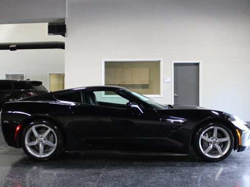 Used 2014 Chevrolet Corvette Stingray Coupe w/ 2LT Preferred Equipment Group RWD image 2