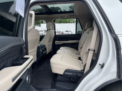 Used 2024 Ford Expedition Platinum AWD/4WD image 15