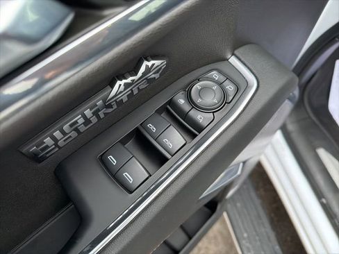 Certified 2023 Chevrolet Silverado 1500 High Country w/ Technology Package image 19