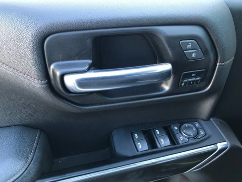 Certified 2022 GMC Sierra 1500 AT4 w/ AT4 Preferred Package AWD/4WD image 17