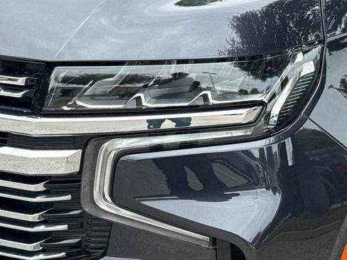Used 2024 Chevrolet Suburban Premier w/ Advanced Technology Package image 4